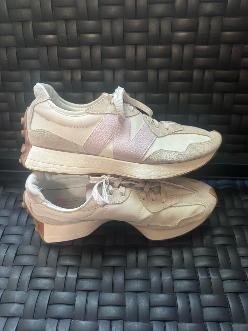 New Balance 327 Women's Sneakers Gray with Subtle Lilac Accent size 8